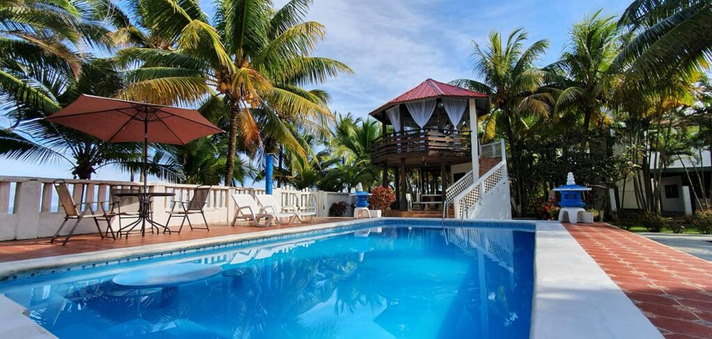 Se renta villa frente a la playa en Tela Atlantida para rentar en fines de semana o para eventos